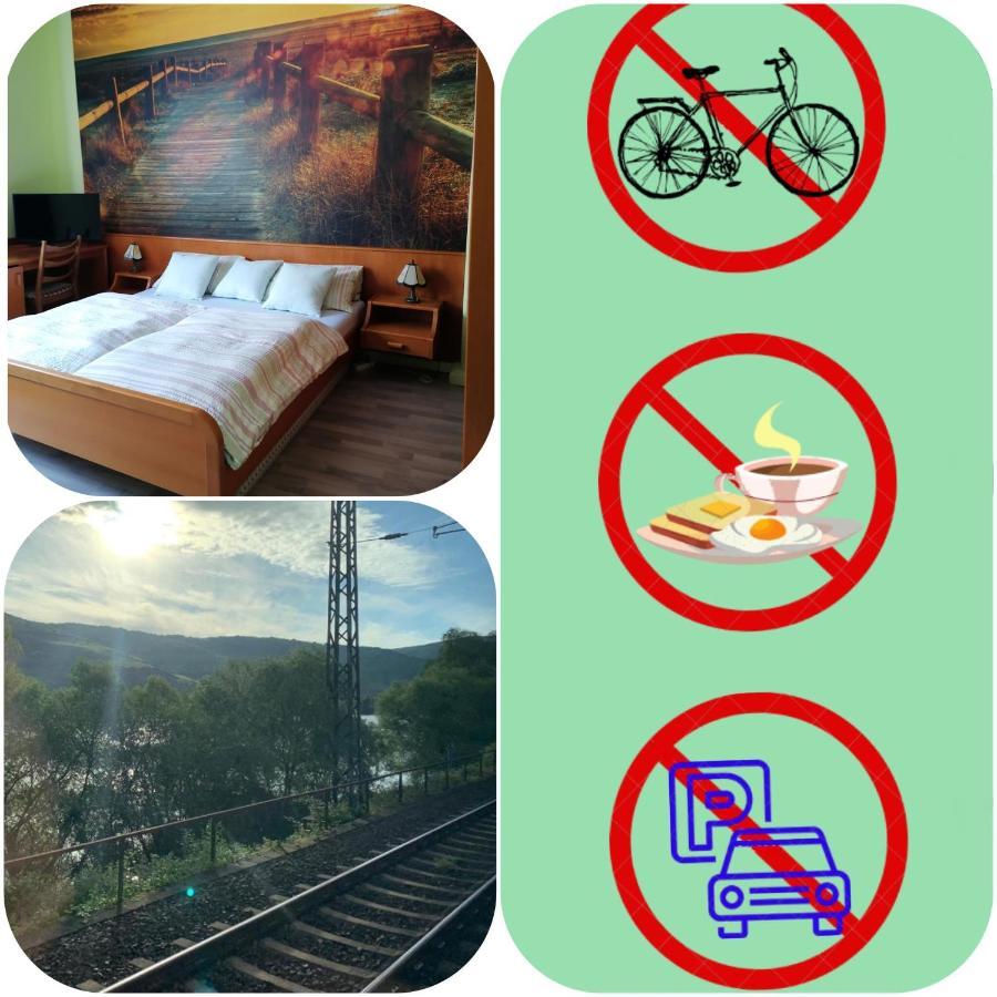 Hotelzimmer Im Alten Reihenhaus Auf Der Stadtmauer Bacharach Exteriör bild